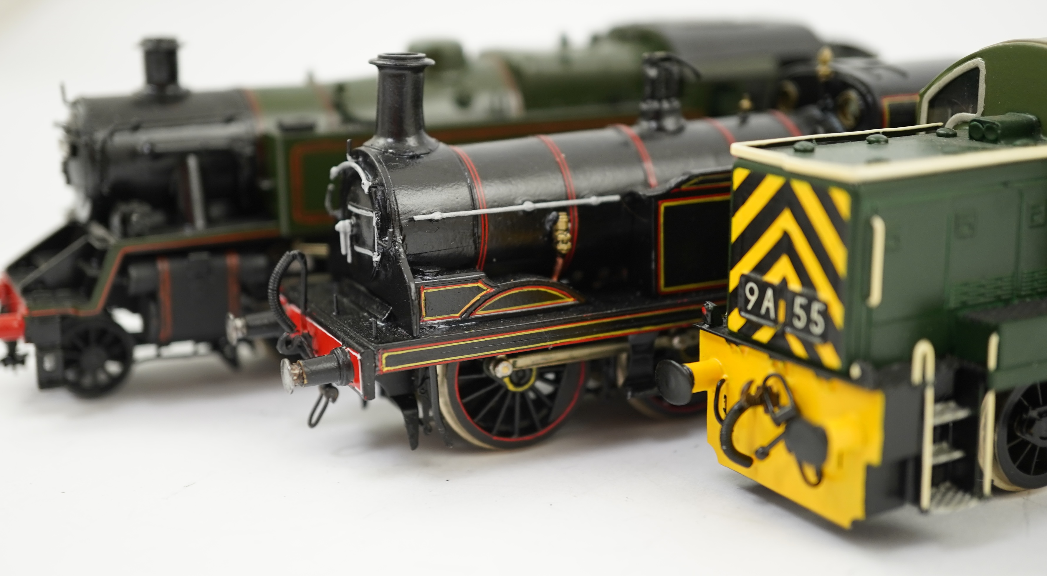 Three 00 gauge brass and white metal kit built locomotives; an SER Sterling R class 0-6-0T, 335, together with a BR Standard class 3 2-6-2T, 82005, and a BR class 14 0-6-0 diesel hydraulic locomotive, constructed, painte